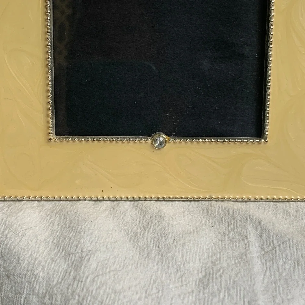 Cream Enamel Rhinestone Beaded 4x6 Picture Frame Silver Tone Marbled Tabletop